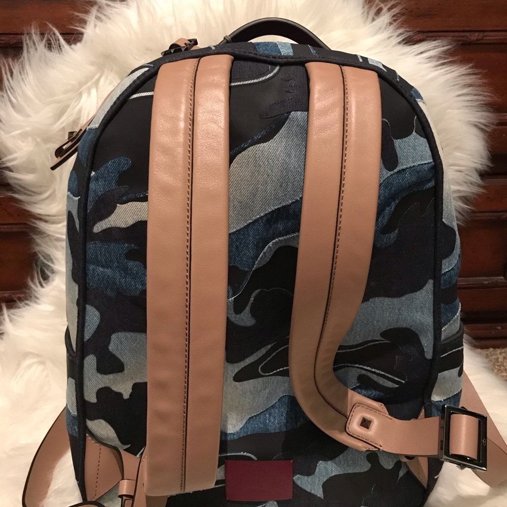 Valentino - Picture 7 of 10